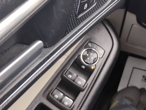 Used 2022 Ford Edge Titanium AWD/4WD image 44