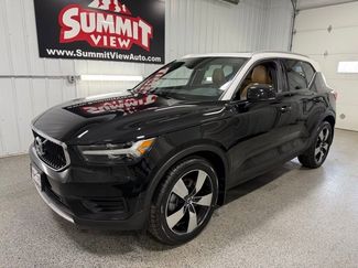Used 2019 Volvo XC40 T5 Momentum video 1