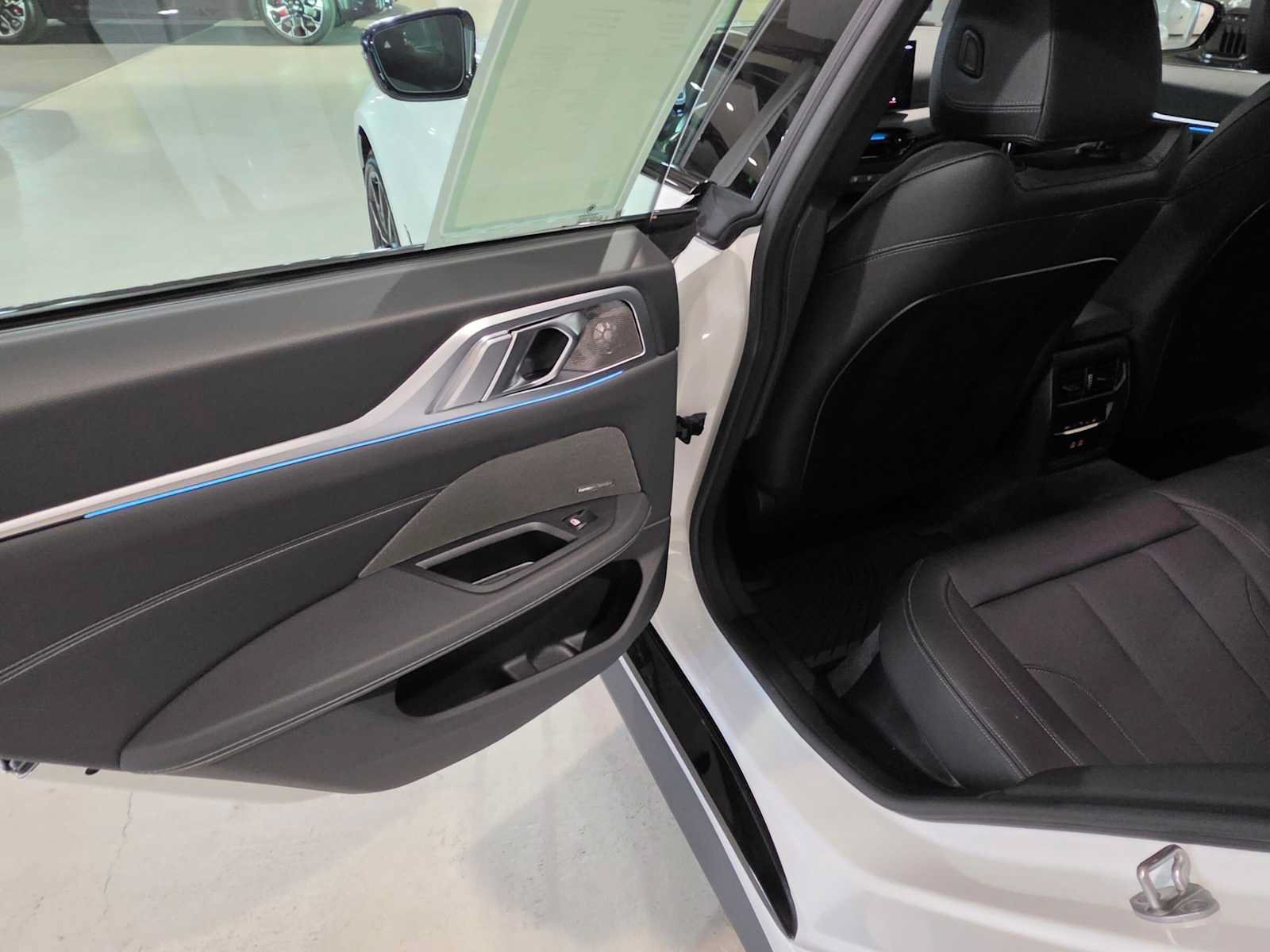 Used 2026 BMW i4 xDrive40i w/ M Sport Package AWD/4WD image 17