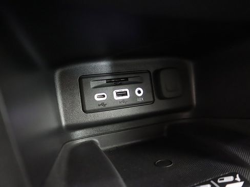 Used 2022 Chevrolet Equinox Premier image 52