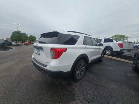 Used 2021 Ford Explorer XLT w/ Equipment Group 202A AWD/4WD image 5