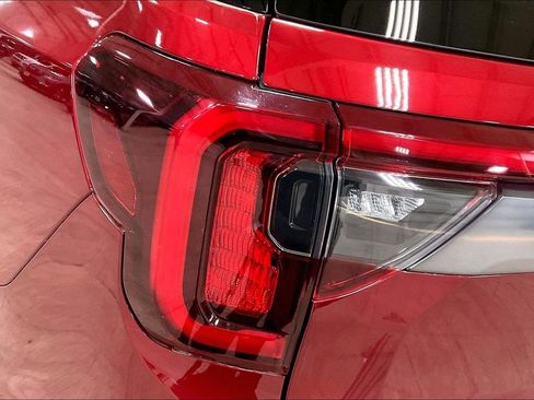 Used 2023 GMC Acadia AT4 w/ Technology Package image 28