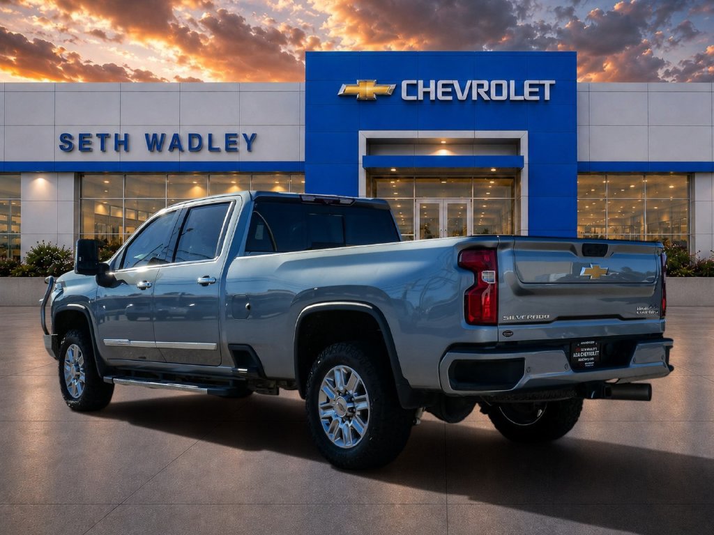 Used 2024 Chevrolet Silverado 3500 High Country w/ Technology Package AWD/4WD image 5