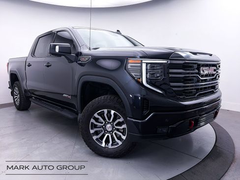 Used 2023 GMC Sierra 1500 AT4 w/ Technology Package AWD/4WD image 1