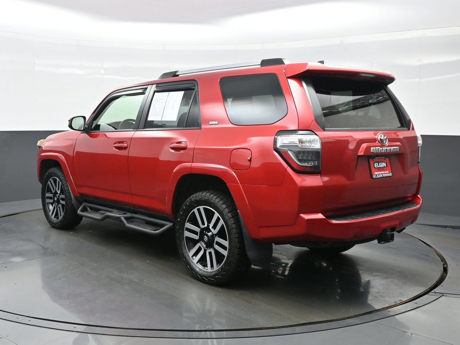 Used 2022 Toyota 4Runner SR5 AWD/4WD image 4