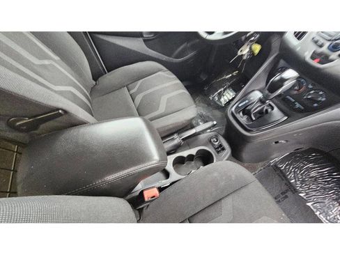 Used 2016 Ford Transit Connect XLT image 20