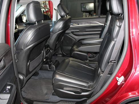 Used 2023 Jeep Grand Cherokee L Limited w/ Black Appearance Package AWD/4WD image 12