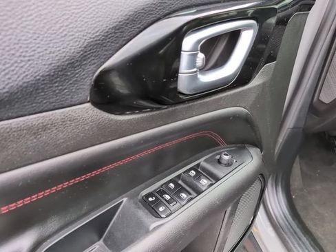 Used 2024 Jeep Compass Trailhawk AWD/4WD image 11