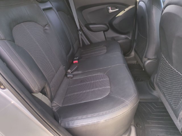 Used 2012 Hyundai Tucson Limited AWD/4WD image 16