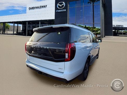 Used 2025 Ford Expedition Max Active AWD/4WD image 4