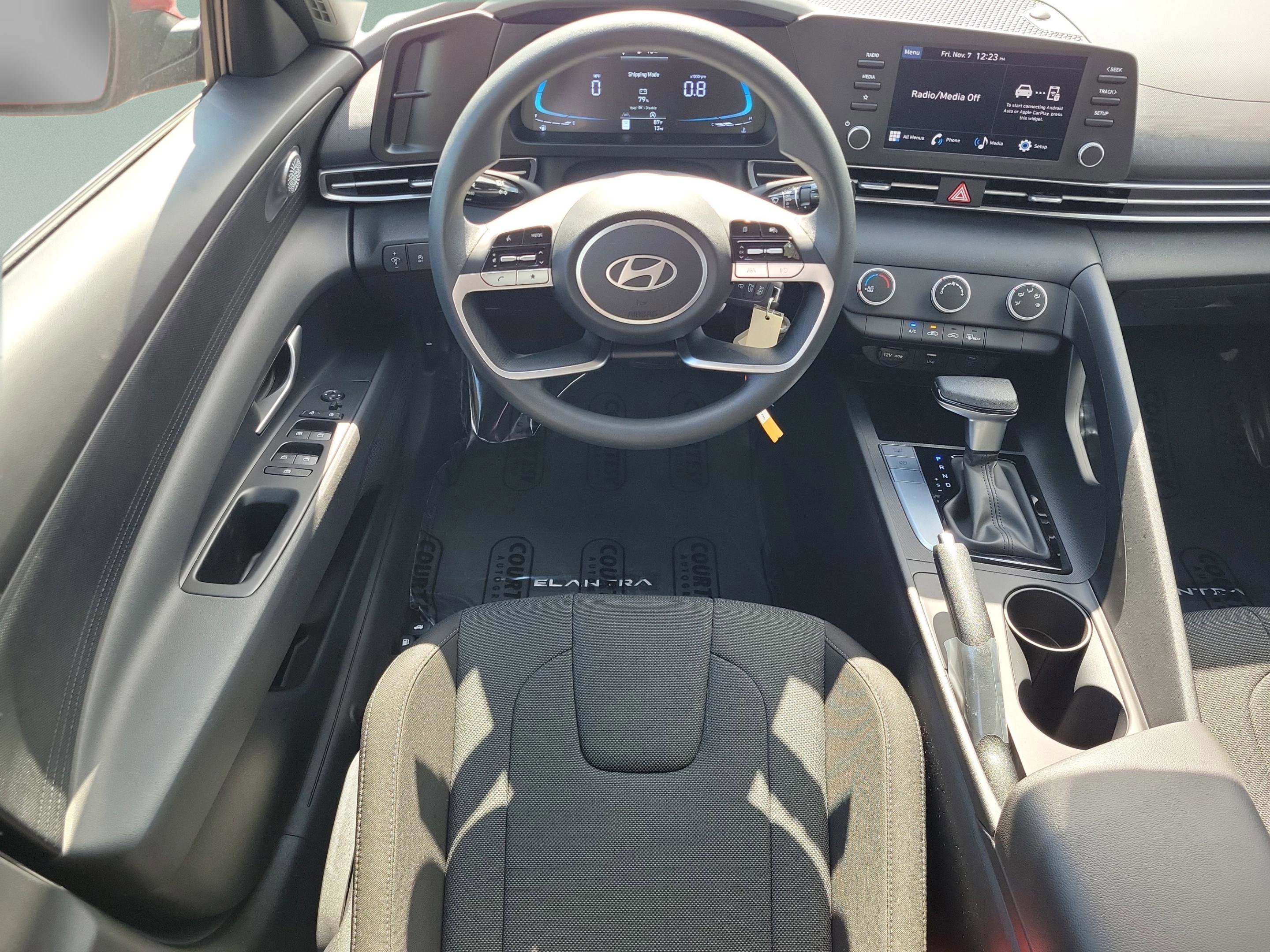 Certified 2026 Hyundai Elantra SE FWD image 21