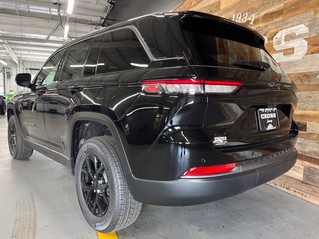 New 2026 Jeep Grand Cherokee 4WD image 15