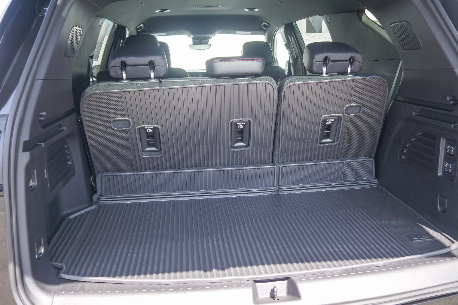 New 2026 Chevrolet Traverse RS w/ LPO, Floor Liner Package FWD image 24