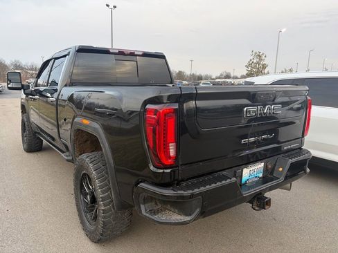 Used 2022 GMC Sierra 2500 Denali w/ Denali Black Diamond Edition image 4