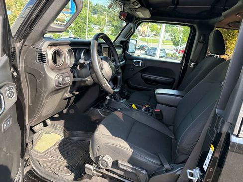 Used 2018 Jeep Wrangler Sport AWD/4WD image 21