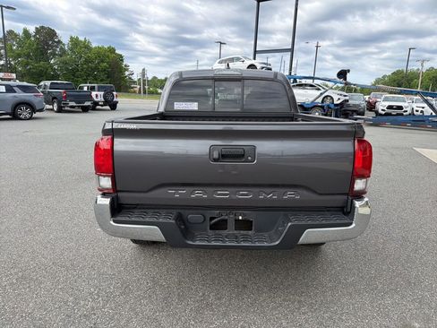Used 2022 Toyota Tacoma SR5 w/ SR5 Appearance Package (SM) RWD image 6