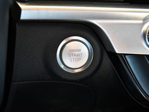 Used 2023 Kia Telluride LX AWD/4WD image 28