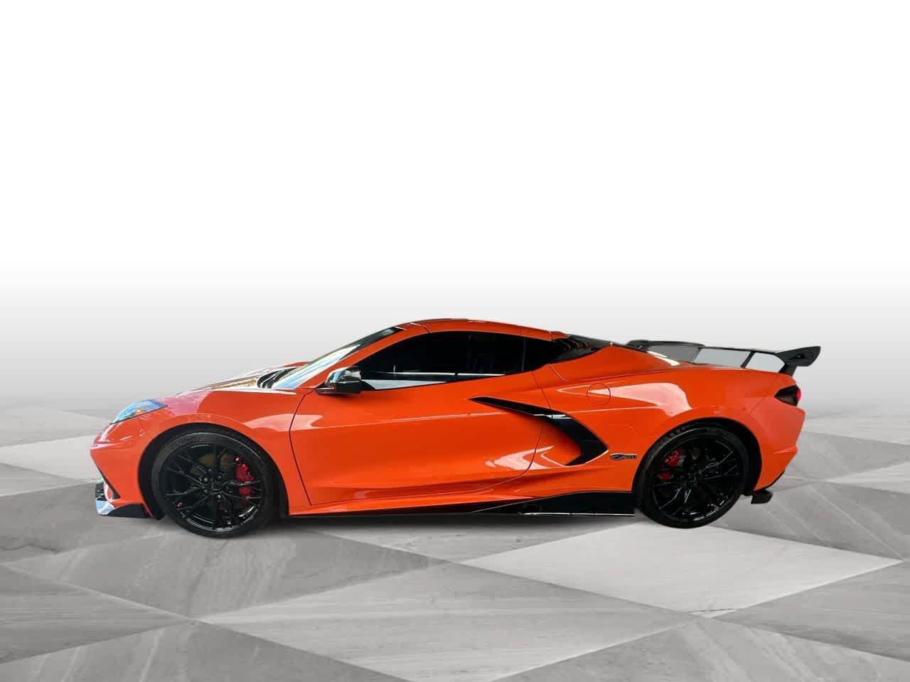 Used 2025 Chevrolet Corvette Stingray Preferred Cpe w/ Z51 Performance Package RWD image 5
