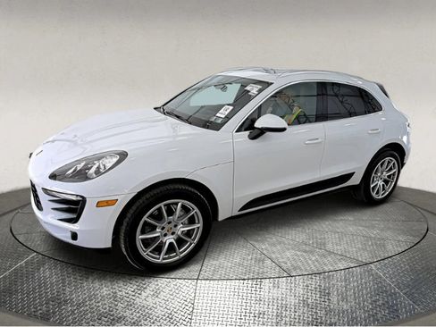 Used 2017 Porsche Macan S image 3