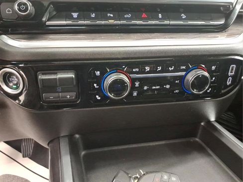 Used 2024 Chevrolet Silverado 2500 LTZ w/ LTZ Convenience Package AWD/4WD image 20