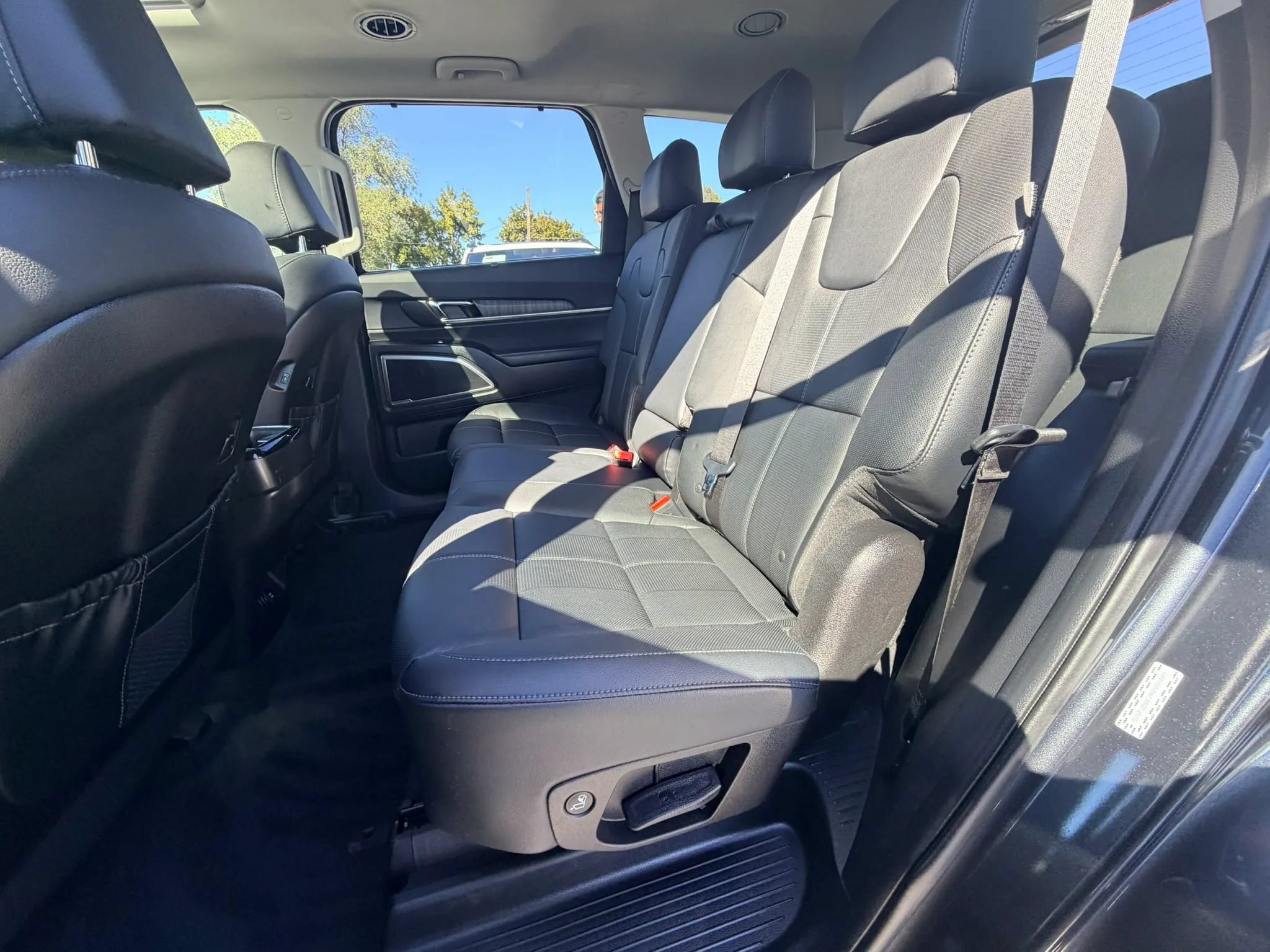 Used 2024 Kia Telluride EX AWD/4WD image 22