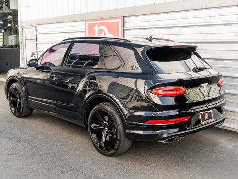Used 2022 Bentley Bentayga AWD/4WD image 47