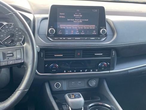 Used 2021 Nissan Rogue S image 9