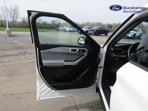 Certified 2023 Ford Explorer XLT w/ Equipment Group 202A AWD/4WD image 29