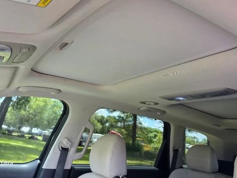 Used 2020 Kia Telluride SX w/ Towing Package FWD image 26