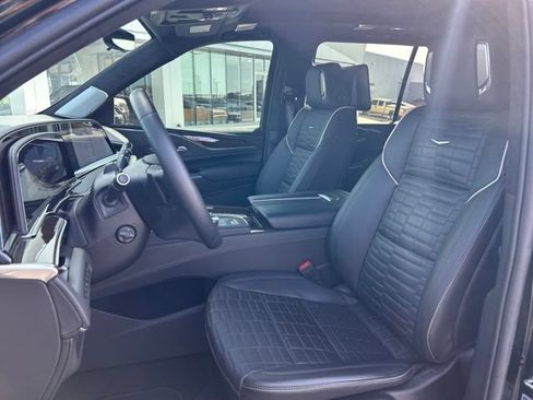Certified 2024 Cadillac Escalade Sport Platinum w/ LPO, ONYX Package AWD/4WD image 21