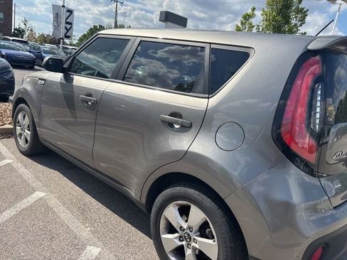 Used 2017 Kia Soul FWD image 4
