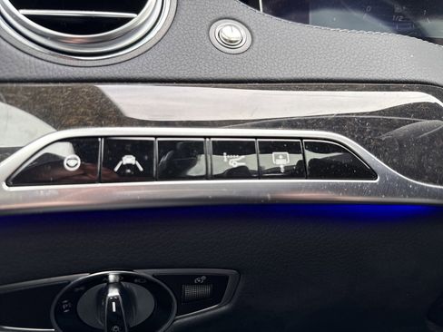 Used 2019 Mercedes-Benz S 560 Sedan image 18