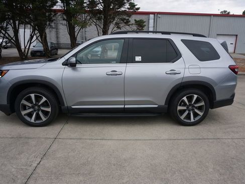Used 2024 Honda Pilot Elite image 24