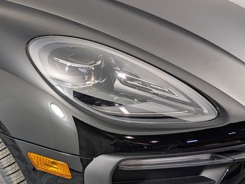 New 2026 Porsche Macan image 15