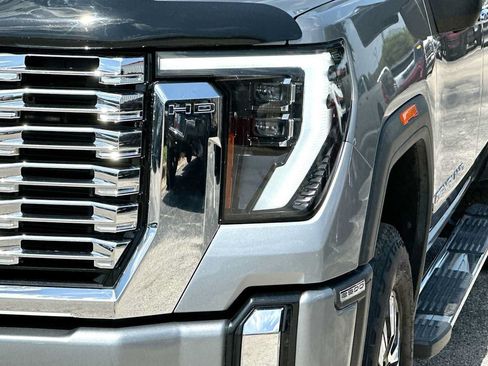 Used 2024 GMC Sierra 2500 Denali w/ Denali Reserve Package AWD/4WD image 16