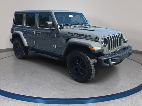 Used 2018 Jeep Wrangler Unlimited Sahara w/ Quick Order Package 24M Moab AWD/4WD image 3
