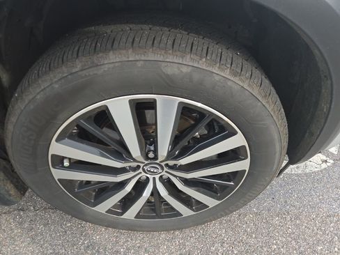 Used 2025 Nissan Pathfinder Platinum FWD image 22