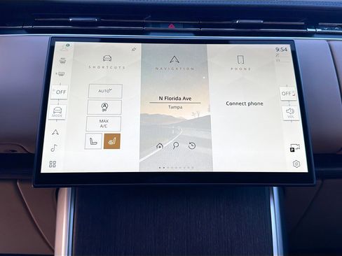 Used 2025 Land Rover Range Rover SE image 29