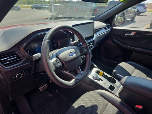 Used 2024 Ford Escape ST-Line w/ Tech Pack #1 AWD/4WD image 10