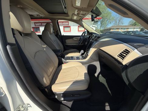 Used 2012 Chevrolet Traverse LTZ AWD/4WD image 17