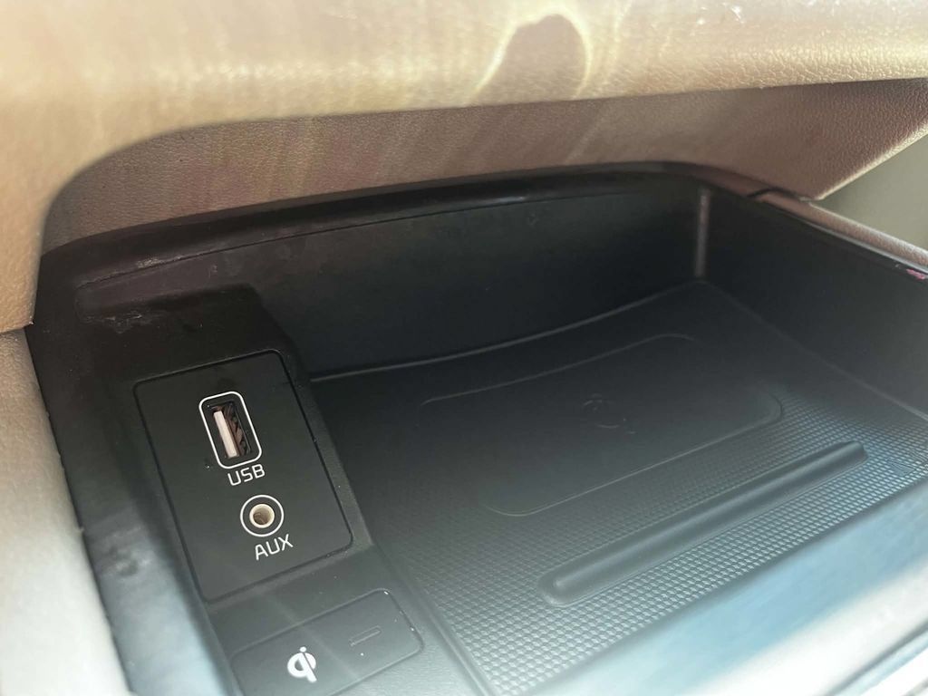 Used 2019 Kia Sedona EX w/ Paint Protection Package FWD image 11