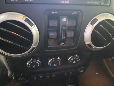 Used 2016 Jeep Wrangler Unlimited Sahara w/ Dual Top Group image 33