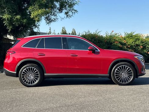 New 2026 Mercedes-Benz GLC 300 4MATIC image 2