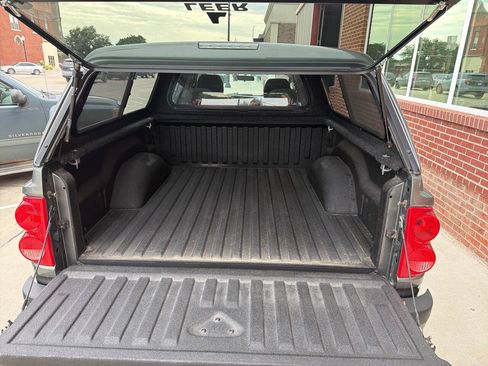 Used 2011 Dodge Dakota 4x4 Crew Cab w/ Convenience Group image 17