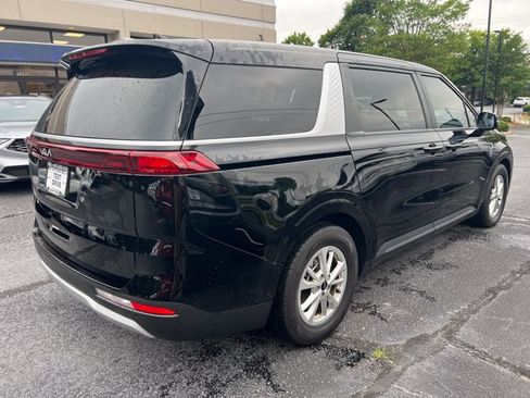 Used 2024 Kia Carnival LX FWD image 5