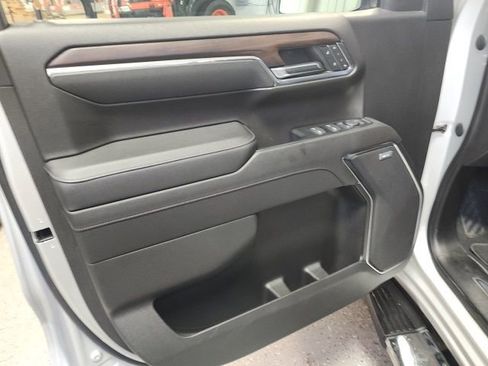 Used 2022 GMC Sierra 1500 SLT w/ SLT Premium Package image 6