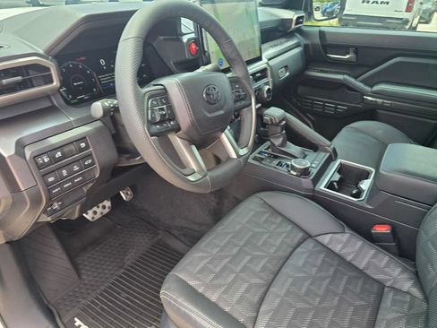 Used 2025 Toyota Tacoma TRD Sport w/ TRD Sport Premium Package AWD/4WD image 22
