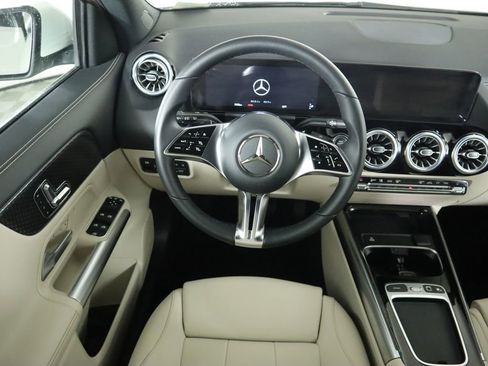 Certified 2025 Mercedes-Benz GLA 250 image 10