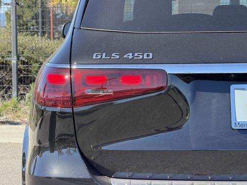 New 2026 Mercedes-Benz GLS 450 4MATIC image 11