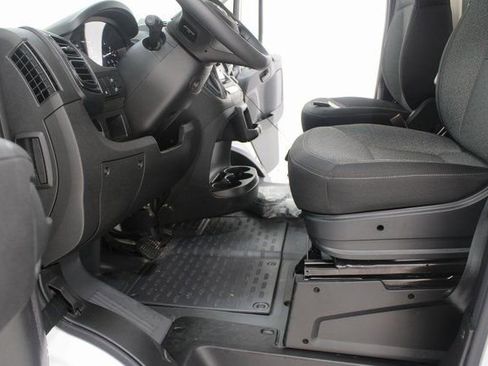 Used 2025 RAM ProMaster 2500 w/ Convenience Group image 15